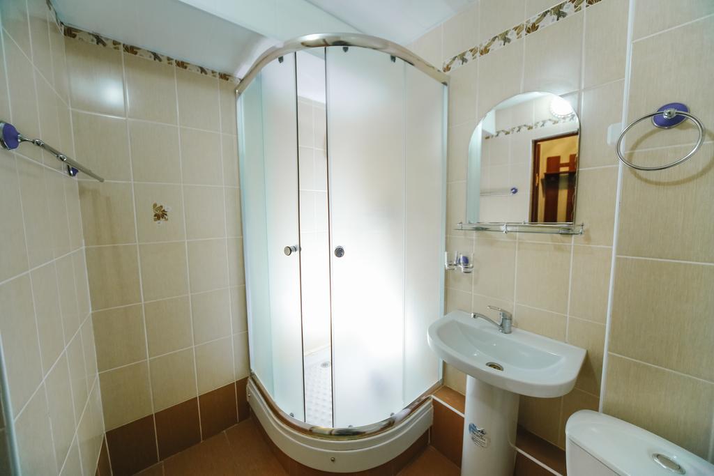 Sary Arka Hotell Pavlodar Exteriör bild
