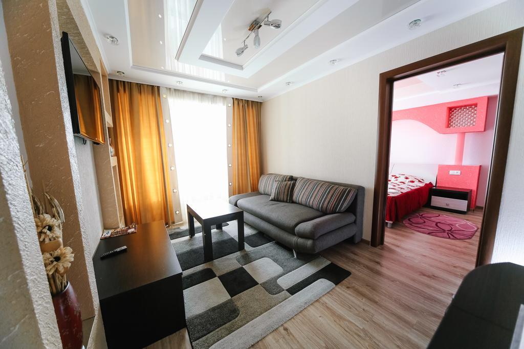 Sary Arka Hotell Pavlodar Exteriör bild