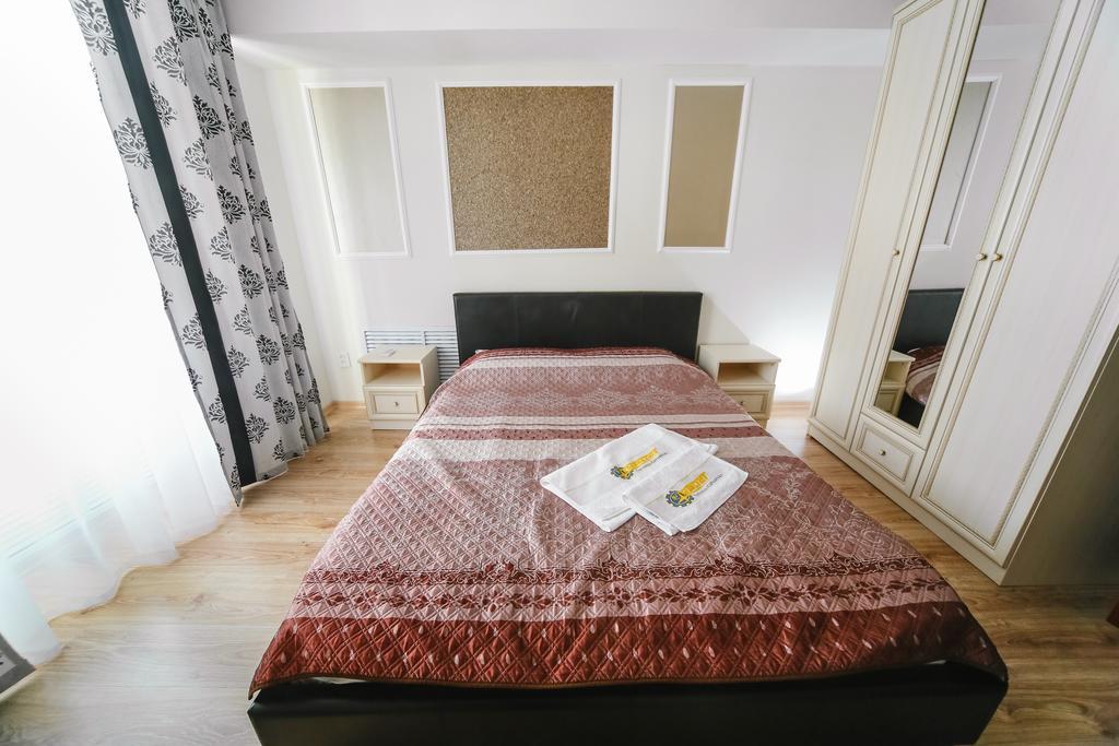 Sary Arka Hotell Pavlodar Exteriör bild