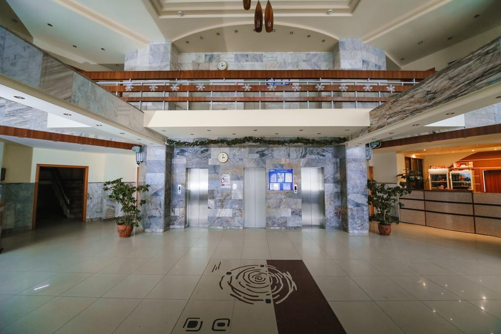Sary Arka Hotell Pavlodar Exteriör bild