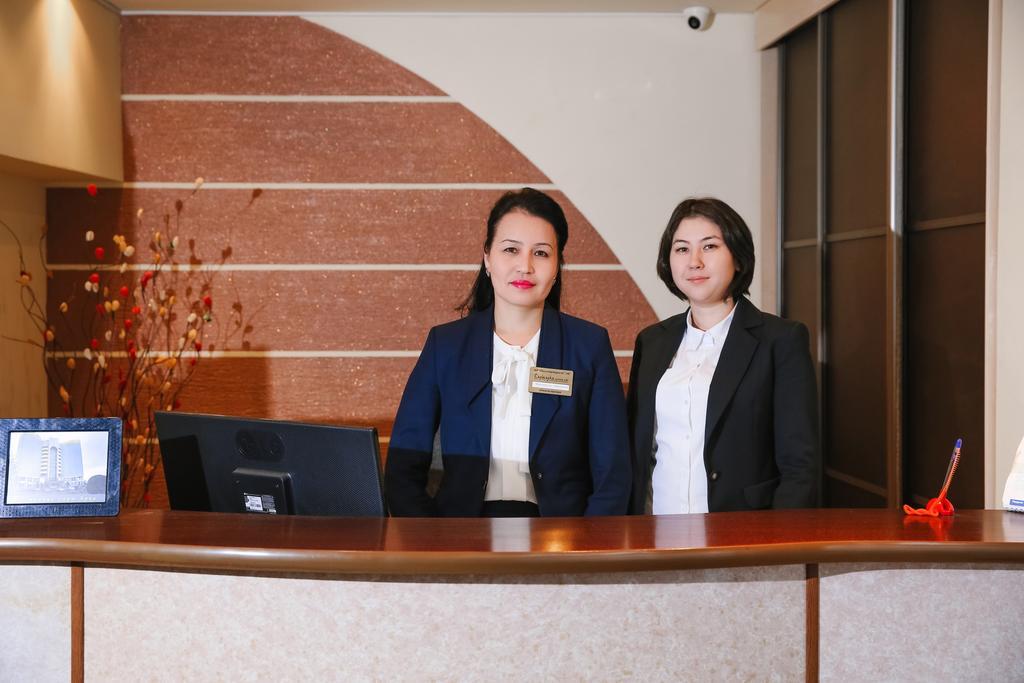 Sary Arka Hotell Pavlodar Exteriör bild